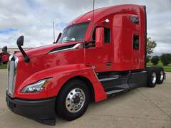 2023 Kenworth T680 photo 2