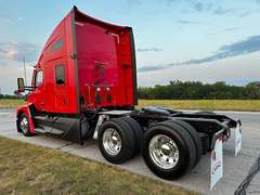 2023 Kenworth T680 photo 4