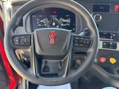 2024 Kenworth T680 photo 3