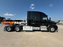 2023 Kenworth T680 photo 2
