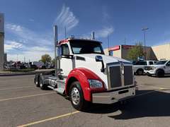 2023 Kenworth T880 photo 1