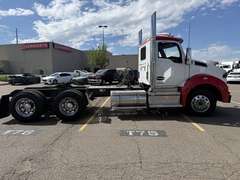2023 Kenworth T880 photo 4