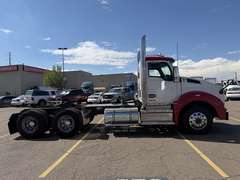 2023 Kenworth T880 photo 2
