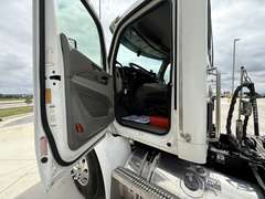 2020 Peterbilt 579 photo 9