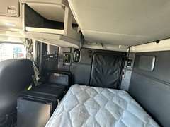 2023 Kenworth T680 photo 10