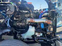 2023 Kenworth T680 photo 3