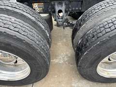 2023 Kenworth T680 photo 4