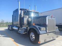 2023 Kenworth W900L photo 1