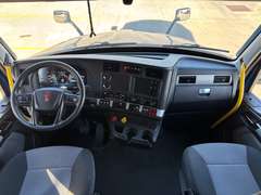 2023 Kenworth T680 photo 3
