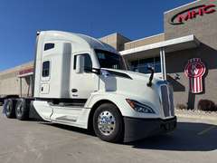 2023 Kenworth T680 photo 1