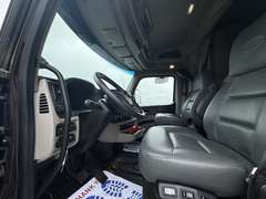 2024 Peterbilt 579 photo 10