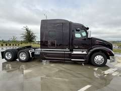 2024 Peterbilt 579 photo 2