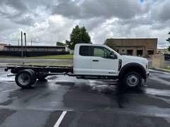2027 Ford F550 photo 2