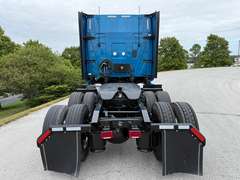 2024 International LT625 photo 5