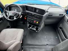 2024 International LT625 photo 3