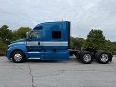 2024 International LT625 photo 8