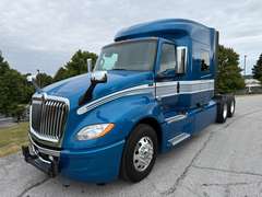 2024 International LT625 photo 2