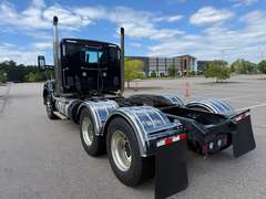 2024 Kenworth T880 photo 9