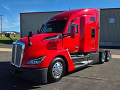 2023 Kenworth T680 photo 2