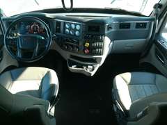 2023 Peterbilt 579 photo 3