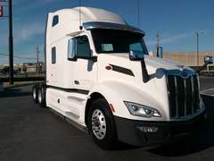 2023 Peterbilt 579 photo 1