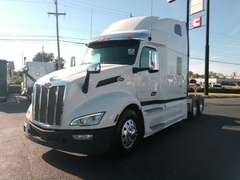 2023 Peterbilt 579 photo 2
