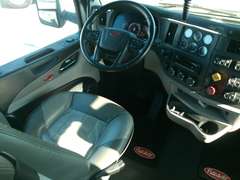 2023 Peterbilt 579 photo 3