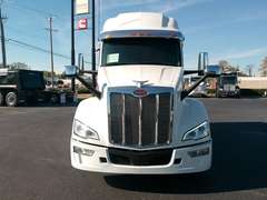 2023 Peterbilt 579 photo 7