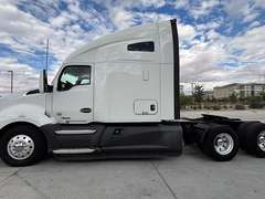 2021 Kenworth T680 photo 2