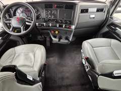 2021 Kenworth T680 photo 3