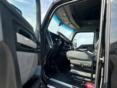 2022 Kenworth T680 photo 9