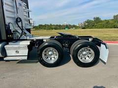 2022 Kenworth T680 photo 4
